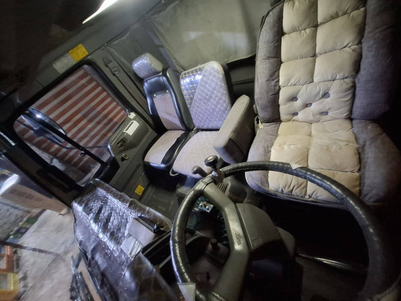 السلام عليكم هينو طيره قلاب بلاد سياره بلاديه مكفوله كفاله عامه السعر 180 بيه مجال بصيط الاستفسار للاتصال***********
