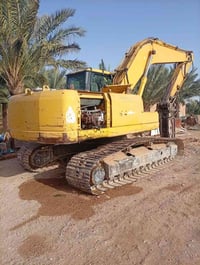 حفاره كوماتسو لبيع داش سفن الحجم ٢١٠ الشاي يتصل  07838336423 مراوي  تر...