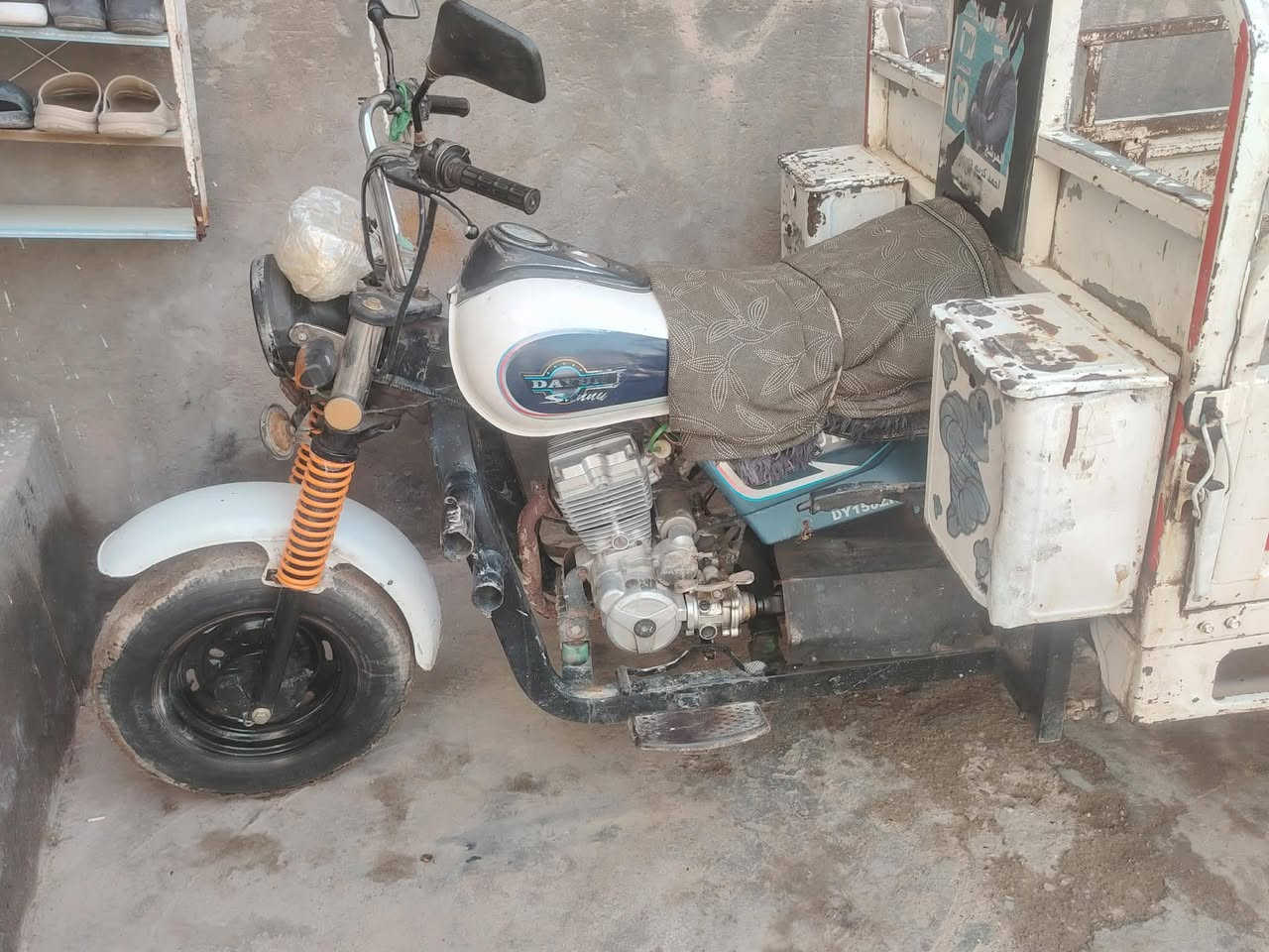 ستوته للبيع مديل 18 أوراق كامله
مكان واسط ***********
