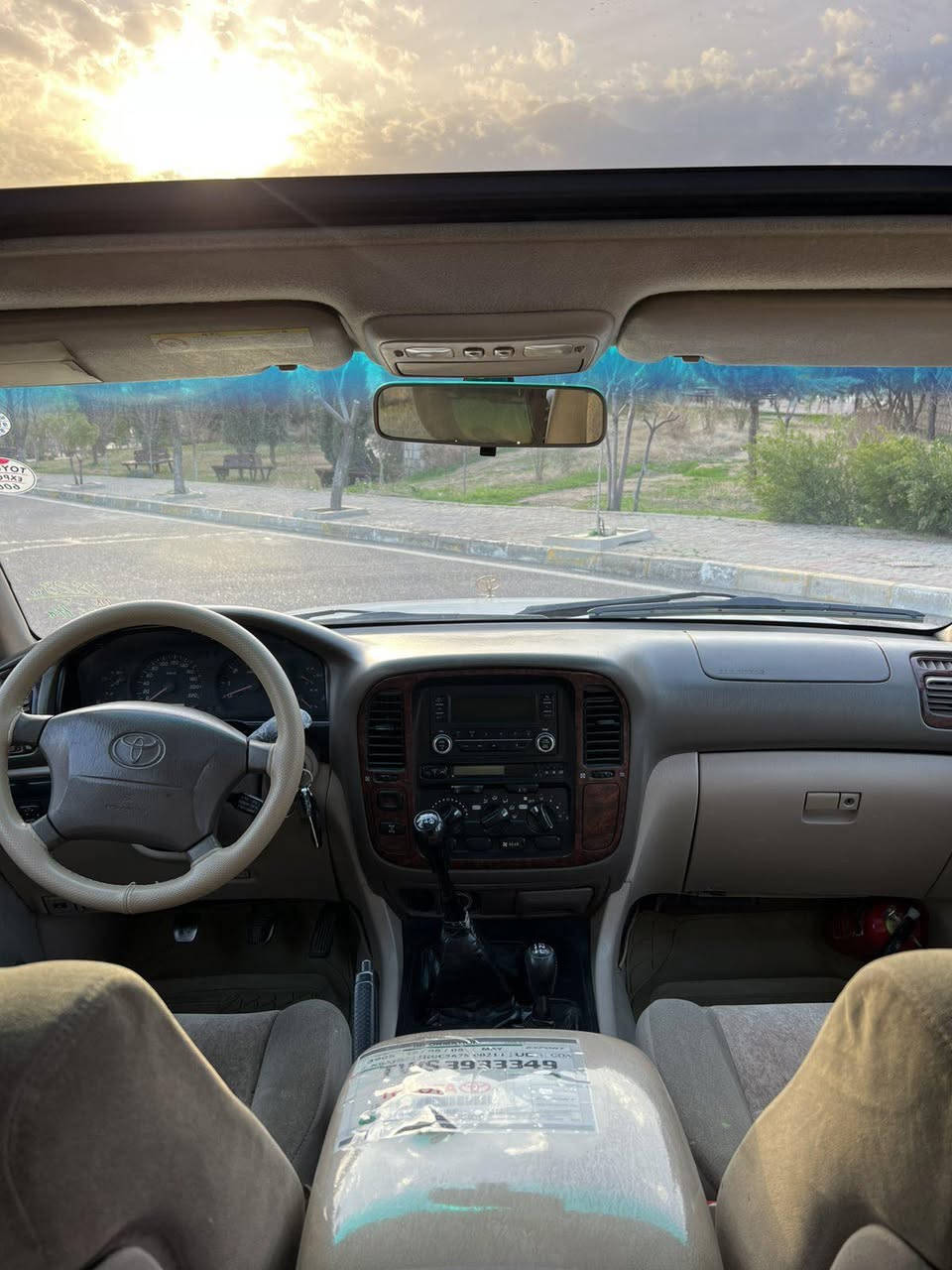 بۆفرۆشتن. ❤️🇯🇵للبیع 

تۆیۆتا لاندکروز2000 فوولى گير عادى  
‏VXR مەکینە V8 

بى بوياخه سه يا ره كه 
فول مواسەفات سڵاید سلاجە 

گێڕعادى  و تەبرید مەرکەزی وکشن شامو 
حاسە شاشە کامێرا بەخی ئاو 

قفڵ اکسل و هەزە ئاوێنە کارەبا و جام کارەبا  
سەنەوی و ژینگەی نوێیە  
زۆر بەجوانی و پاکی ماوەتەوە

دینار مەسرەفی تێدا نییە
گێڕ و مەکیەنەی بەشەرت
هیچ کێشەیەکی تێدا نییە
تەحویل و بەناوکردن بەشەرت

سعر /في التعليق يتم الرد فورا على المسنجر ✍🏻

نرخ/ لە کۆمێنت بنوسە یەکسەر وەڵام دەدەیتەوە 📮

ژمارەی خاوەن سەیارە :☎️
***********
***********
