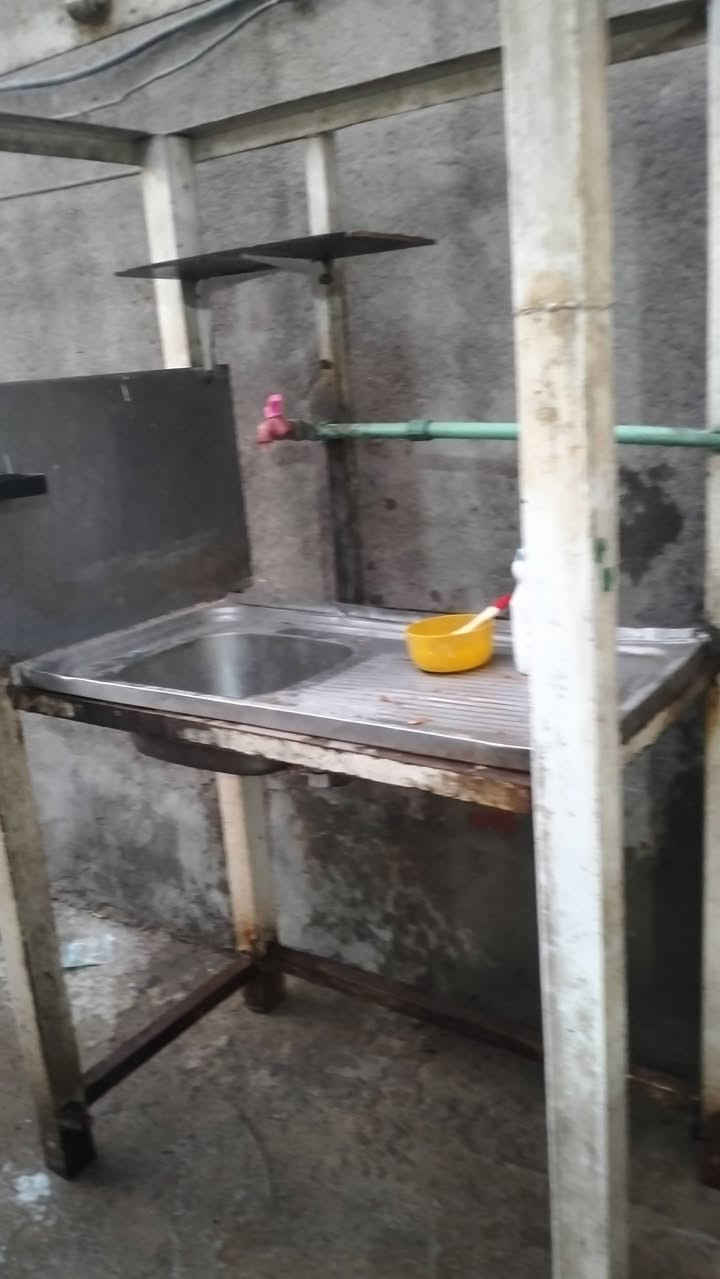 غراض مطعم مستعمله للبيع ***********
