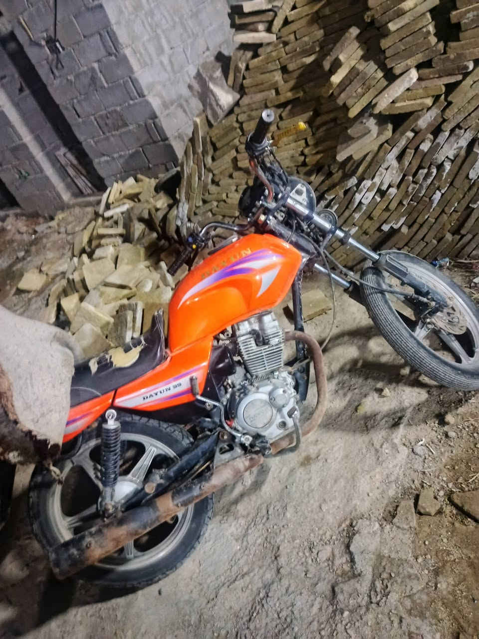 السلام عليكم دايون كلك ومابيه ابليته للبيع مكان حله شارع 80 جهت كربلاء السعر 400وبيه مجال قليل وهاذه رقمي***********
