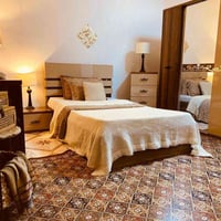 غرفه نفر تركيه خشب قوي  السرير مخزن 7 قطع اريده ب600 الف 07762332145