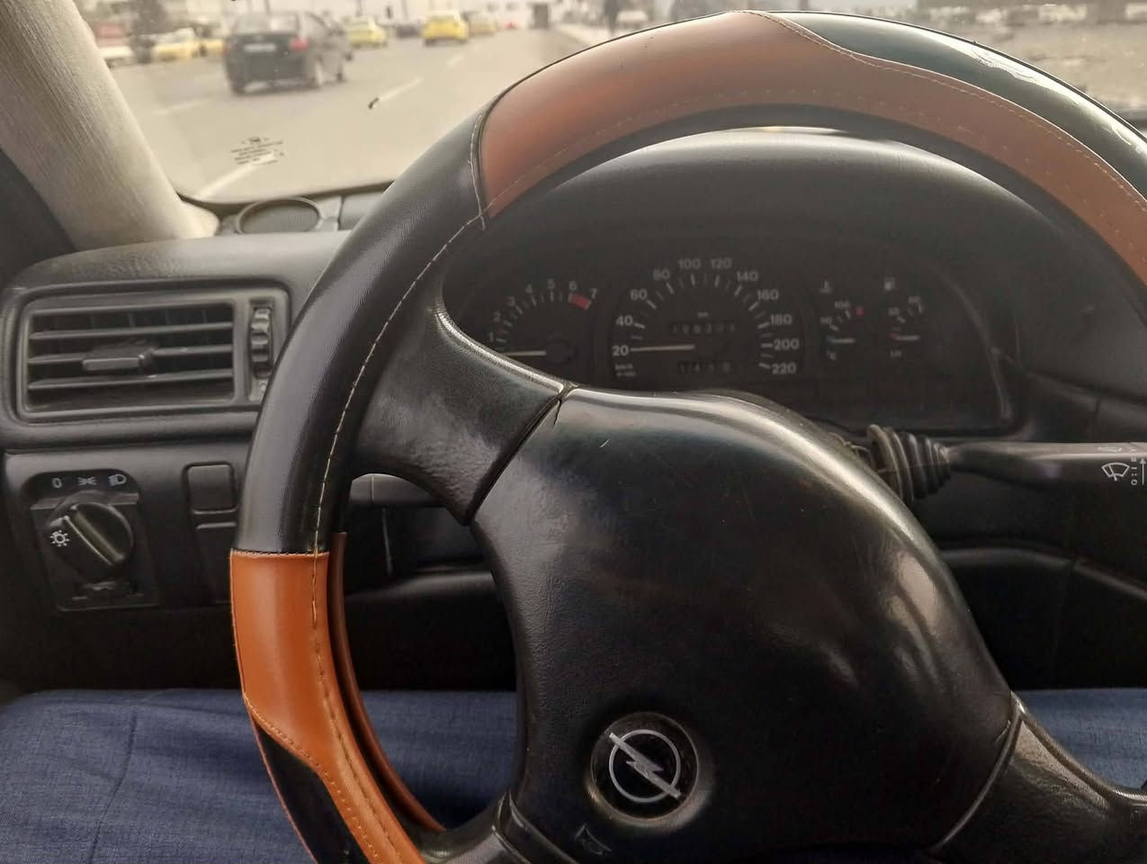 اوبل فكتره
حجم20 كير بس عالثالث يرجع 
ومحرك شرط نضيف سنويه ورقم اخضر 
الشرعي موجود تحويل مباشر لون بيذنجاني 
بيها طخه بجاملق الخلف ومصلح السعر31
وبيها مجال قليل 
الاتصال على رقم
 ***********

***********
