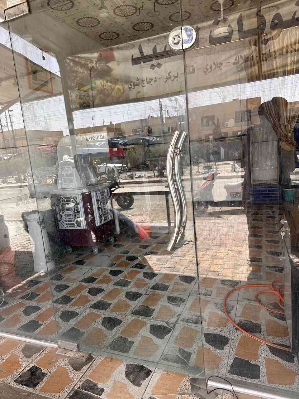 جام خانه للبيع بدون اي صدع
عرض 4ونص 
الارتفاع 270 
مكاني التفيج قرب مدرسه الاوائل الأهليه 
سعر 400


**إذا كنت صاحب هذا الإعلان وتريد حذفه لأي سبب، رجاءا أرسل رسالة إلى الدعم الفني**