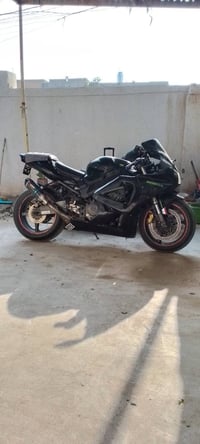 هوندا 929...ابيع تفصيخ.تريد كامله .عقلهه ضارب فقط... تايرات.جديد. صالن...