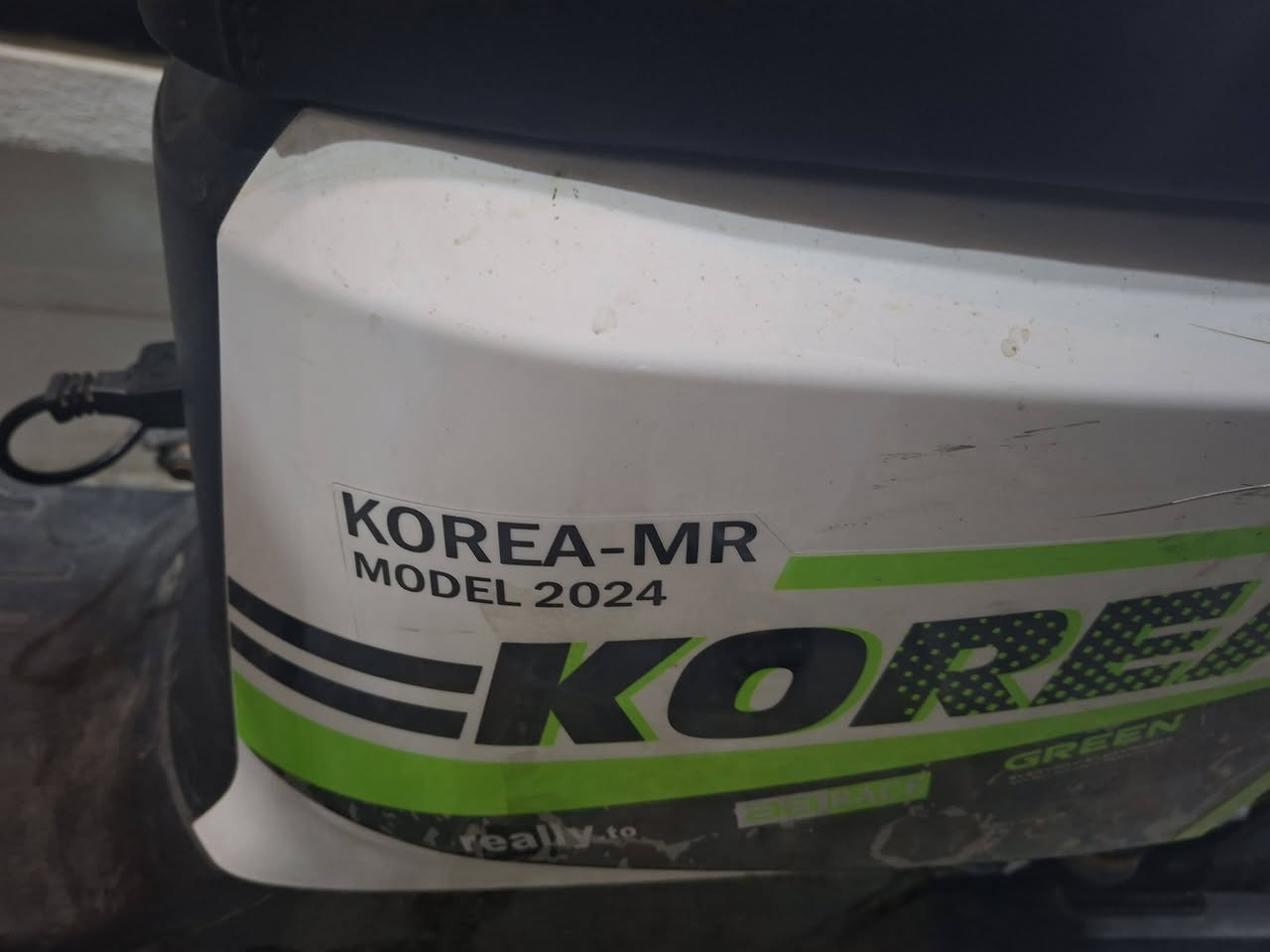 دراجة شحن R7
خمس بطاريات 
السعر ٥٠٠ قفل 
قريب من تقاطع القدس ،بعقوبة 
*********** واتساب
