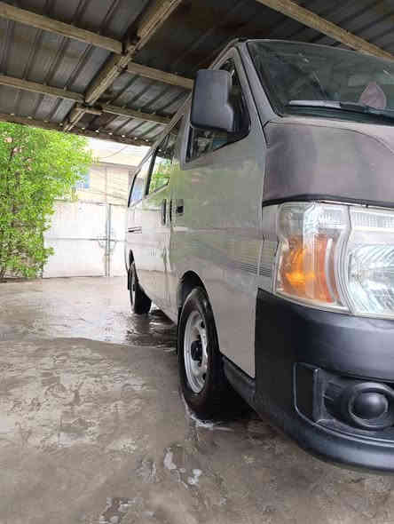 السلام عليكم نيسان يورفان ٢٠١١ رقم بغداد مصفرة هيأة وغرامات و بيهه صبغ بصفحة السائق أثر جراد  مدوشمة وتايرات جدد السيارة جاهزة السعر ١٢٠ مكان السيارة بغداد للاتصال على الرقم *********** علي مكلف بالنشر
