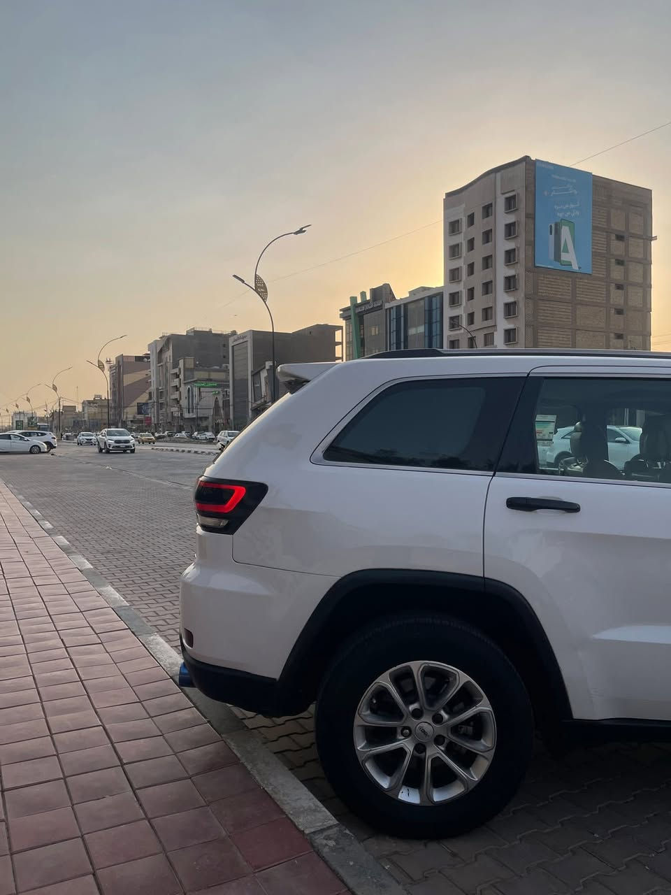 جيب كراند شيروكي لاريدو 2014 خليجي
ماشية  275 كيلو 
رقم بغداد 
دواخل بيجي  كشنات جلد تدفىء تبريد
مري شفط 
وحساسات  
فتحة 
كشنات كهربائية
كير 8 نمر 
سبورت

وباقي الموصفات المعروفه
 بيها نص جاملغ صبغ وكارتين صغار 

معروضه 215 
مكانه بغداد

‭0770 739 5512‬
