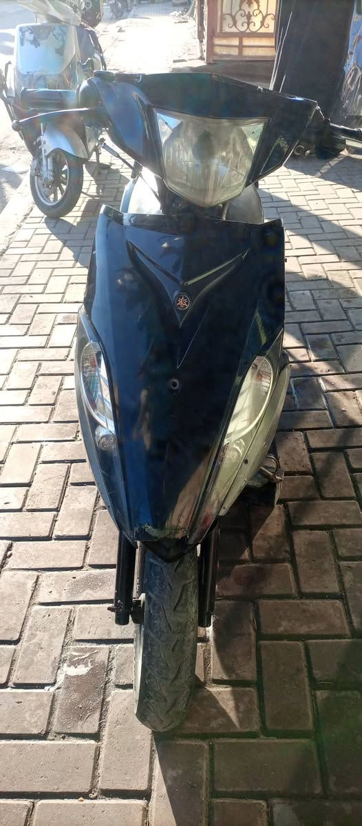 سلام عليكم دراجة ماكس مضلع حديث للبيع كامله سلف وهندر مكينه ناعمه شلعه ومعدل نكره شوكت ما جان دبلات شغاله كهربائية كله شغاله بس بيه (خيط تبخير قليل) باقي كله كامله السعر 350 وبيه مجال مكان بغداد الكاظيه.الرقم ***********بي واتساب
