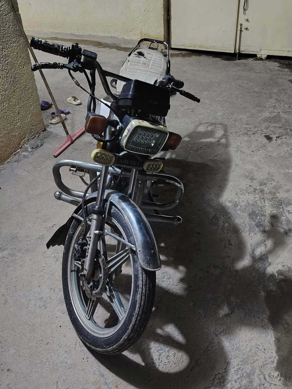 موطور ايراني للبيع  موديل 21 اي نقص مابي فقط راجز مال سلف مرات يشغل سلف او مرات لا كله شقال  لاتنقيص ولاتبخير السعر 500 وبي مجال للطيبين  للإستفسار ***********
