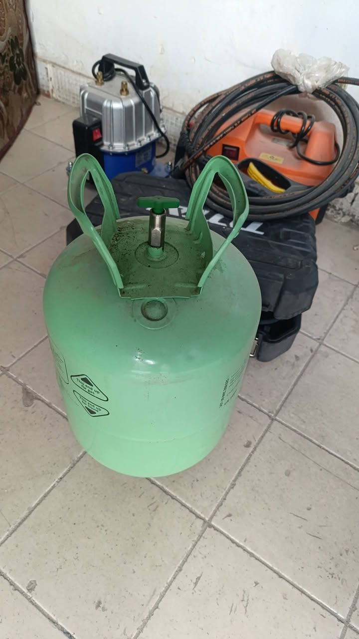 السلام عليكم عندي اغراض مال الي يشدون سبالت ويفتحون استخدام قليل. الحبيبيه شارع السجه قرب افران سلام ***********
