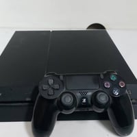 بلي فور فات • ٥٠٠GB • دراع واحد معطّل