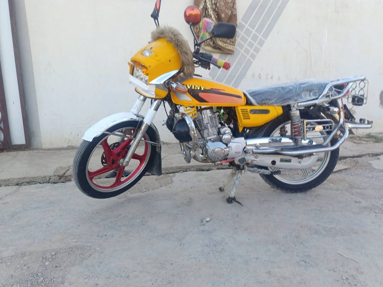 ماطور 2019 خمسه گير للبيع
نگره سلف يشتغل 
محرك لاصرف لا بخار 
كهربائيات شغال 
سعره 360 وبي مجال قليل للطيبين
***********
