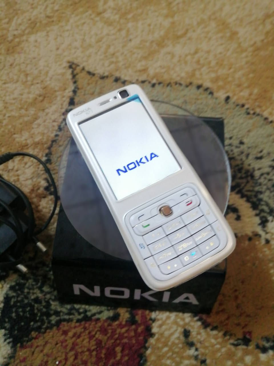 ب٥٠ 
N73 باللون الكريمي نظافه فول
مع بطاريه وشاحنه وسماعات اذن


**إذا كنت صاحب هذا الإعلان وتريد حذفه لأي سبب، رجاءا أرسل رسالة إلى الدعم الفني**