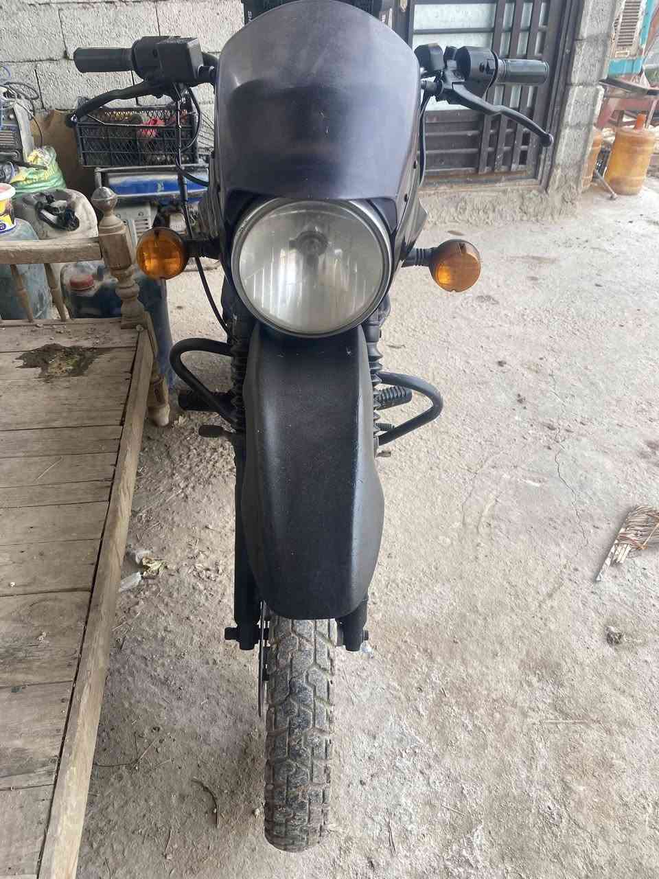 سلام عليكم بوكسر موديل 2021 اوراق جاهزه مكينه بيهة خيط تبخيد وياهة مكينه جديده تجي تفحص لمكيتين يلا تاخذ كهربيات شغاله كلهن سعر مليون ونص رقم هاتف ‭0772 758 2535‬ ما متواجد ع فيس
