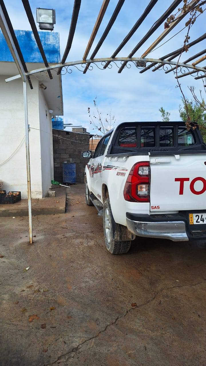 تۆیۆتا هایلۆس 2023 شەریکە جیهان 
خۆم بە سفری ڕام کێشاوە 
سەیارەکە یچ یچی پێوە 
زۆر بە جوان و خاوێنە ماوەتەوە 
تەقە و رەقەی تێدا نیە 
گێڕ و مەکینە بەشەرت 
تەنها 45 هەزار کم حەقیقی ڕۆیشتوە 

سعر : خاڵێک دابنێ لە کۆمێنت بە تایبەت دێت 📥 

بەشەرتی تەحویل و غرامە 
سەنەوی و ژینگەی تازەیە 
دینار مەسرەفی تێدا 

بۆ زانیاری زیاتر پەیوەندی بە خاوەنی 

***********
