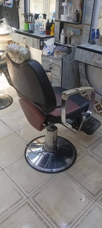 كرسي حلاقة • شارع المحكمه القديم • محلات الدفار