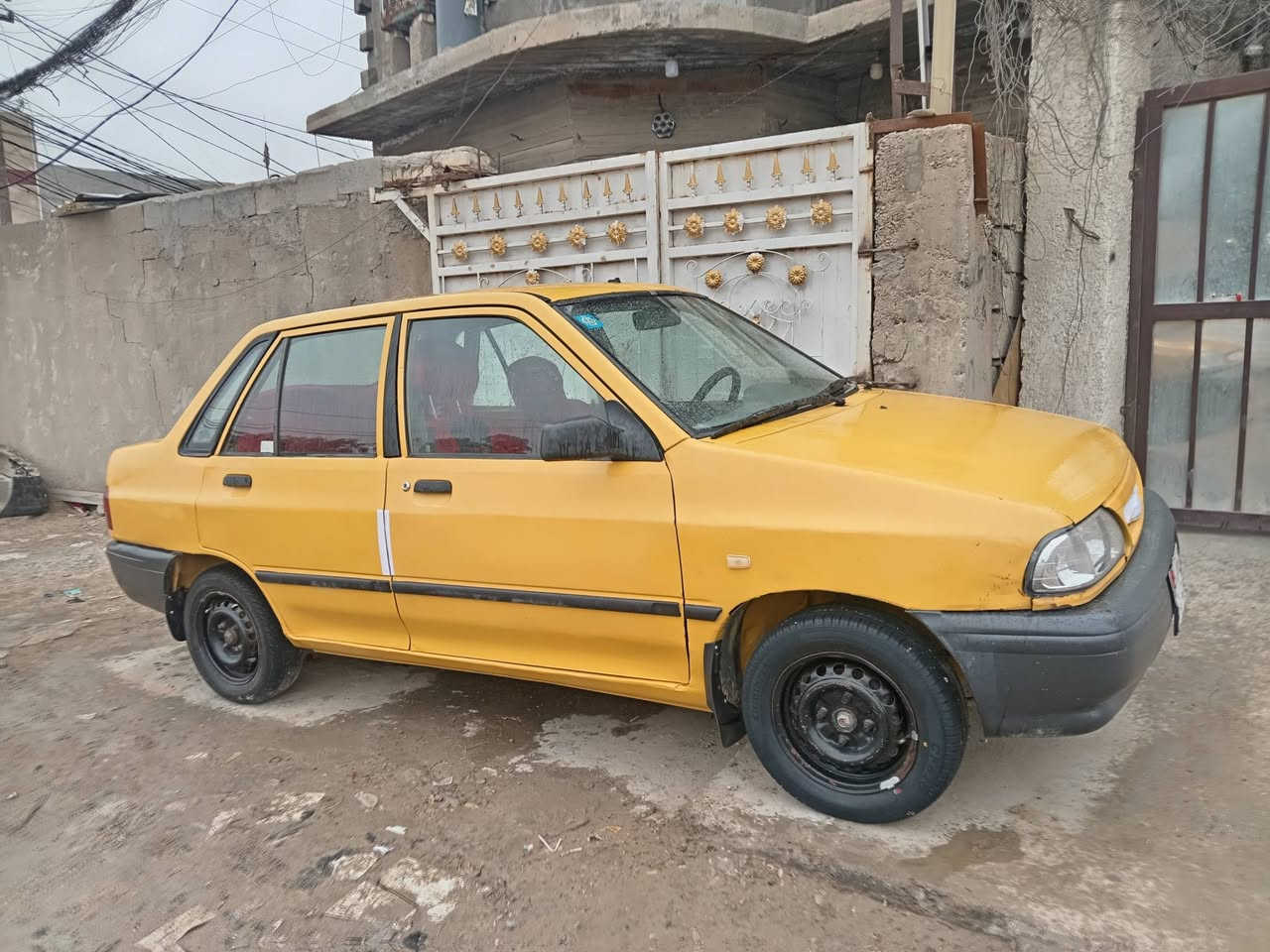 سلام عليكم سايبا ١٣ للبيع سياره سنويه ل ٢٩ بسمنه مصفره هيئه وغرامات مكينه وكير خير من الله تخم تاير جديد صدر خلفي امامي جديد مكفوله من الضربه بيهة صبغ الدواير معمره والجاملغ الخلفي ع كد شبر السعر ٢٧ وبيهة مجال مكاني بغداد جسر ديالى الجديد ***********
