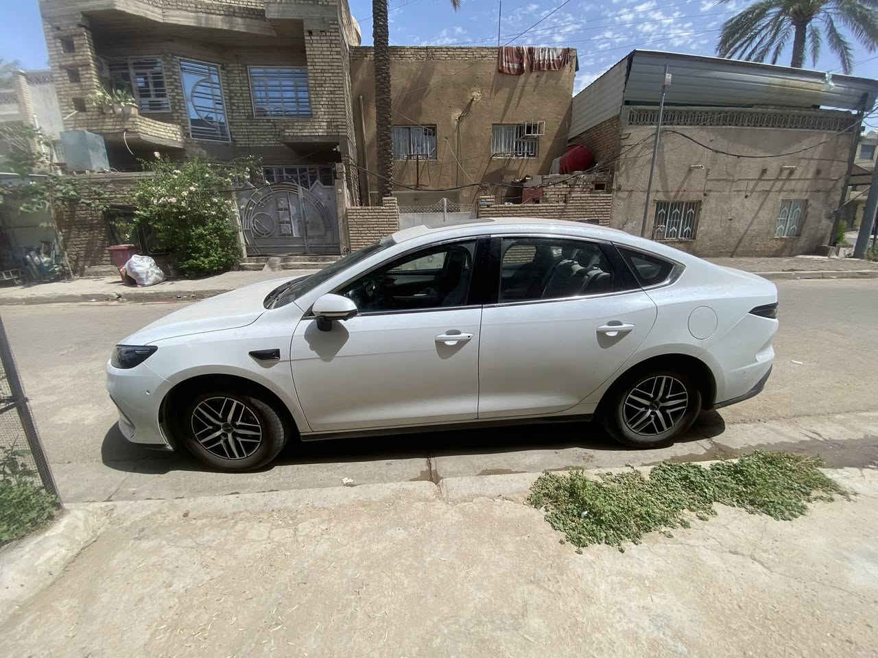 السلام عليكم سيل فايف فول مواصفات ميحتاج اكول المواصفات الكل تعرفها   السياره بيها هذا الحادث كدامكم حادث جديد البارحه صار الباقي كفاله وداخل السياره هم  السياره ماشيه كهرباء وبانزين ٢٠ الف السياره سعرها ١٤٢ قفل سعر الجديد ١٥٧ وماكو بالسوك رجاً المو شراي لايتصل 
***********
