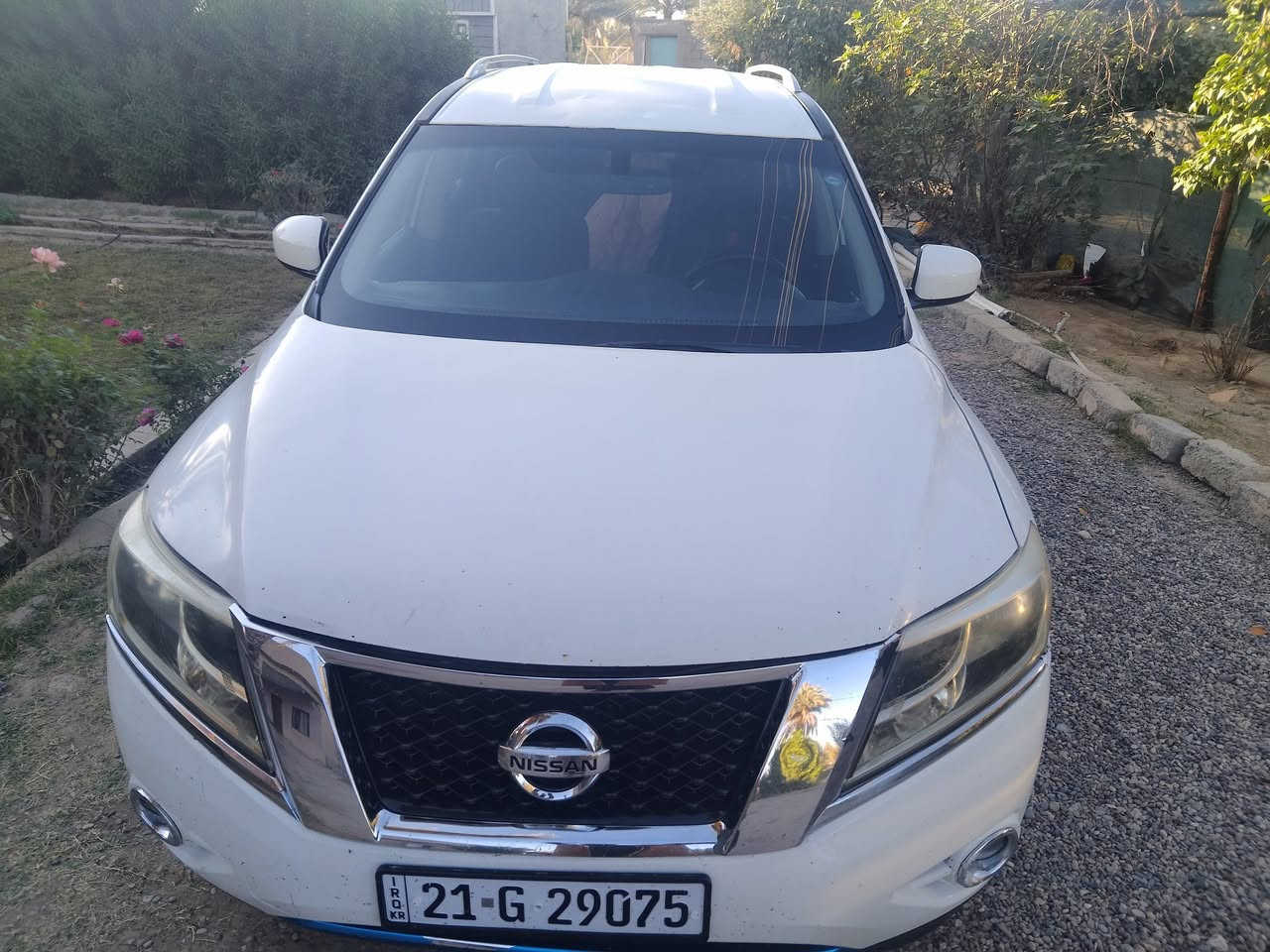 نيسان بافندر موديل  2016سليملنيه بيها  3قطع بدون دواخل سياره جديده وجاهزه كير محرك شرط بيع او مراوس.. السعر  135....***********...***********
