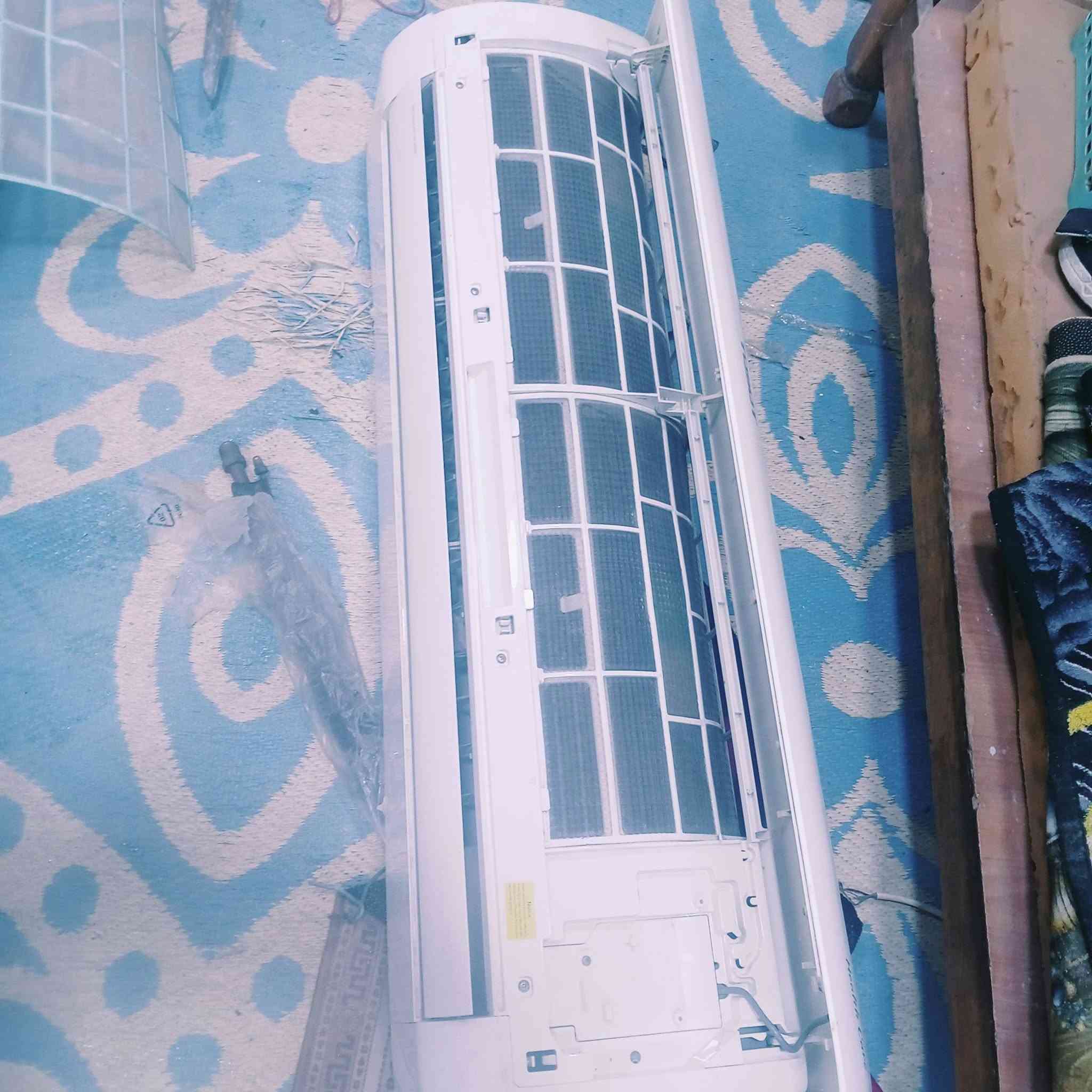 سلام عليكم داخليه سبلت توسات 2طن غاز 410استعمل موسم اخت الجديده  كامله هيه ووايراته السعر250 التصال***********
