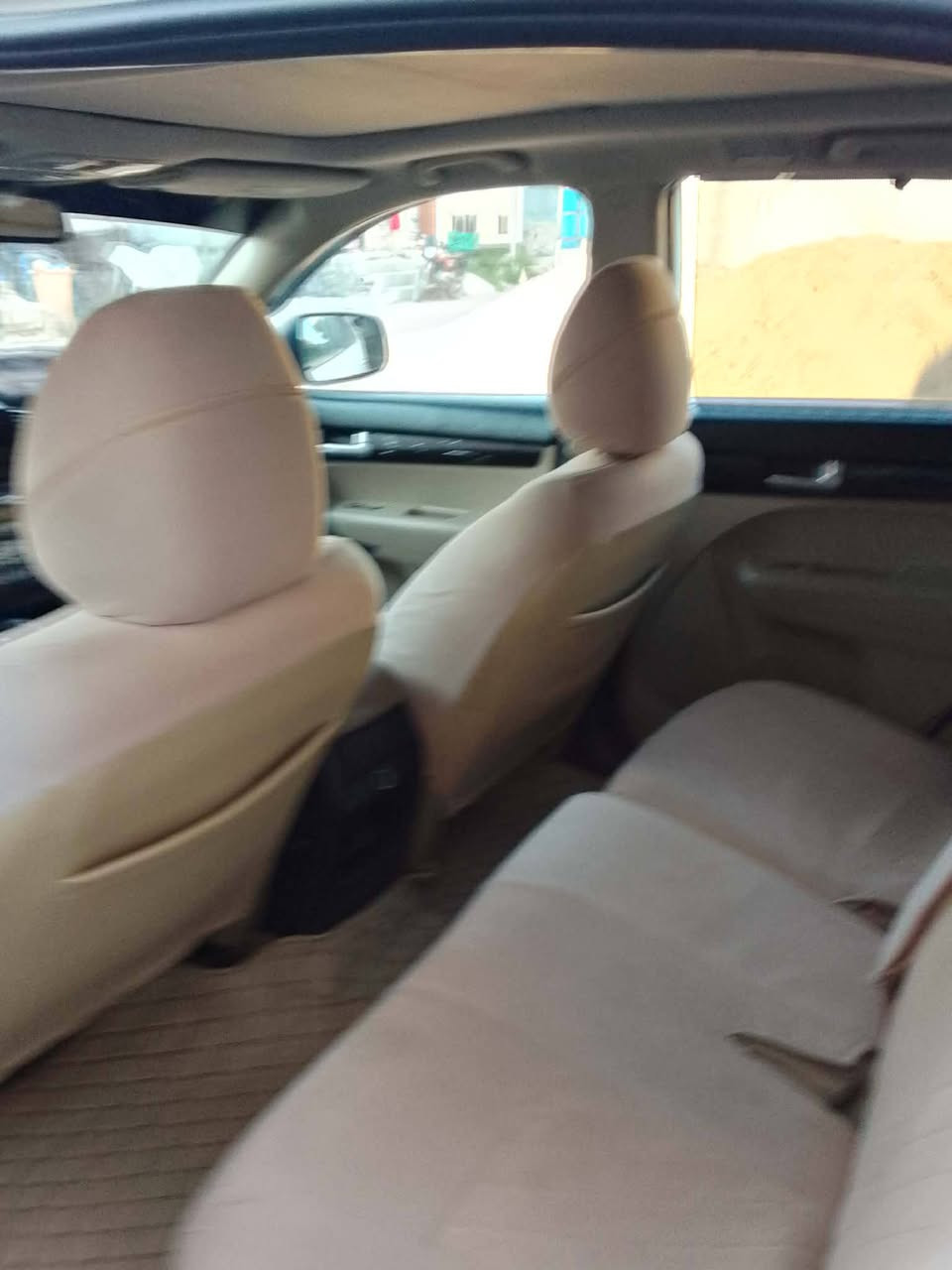 السلام عليكم سورنتو 2014 للبيع رقم سليمانية بأسمي سقفه بنيراما  مكينه 6سليندر خليجي مكاني ديالى بعقوبة
رقم:***********
