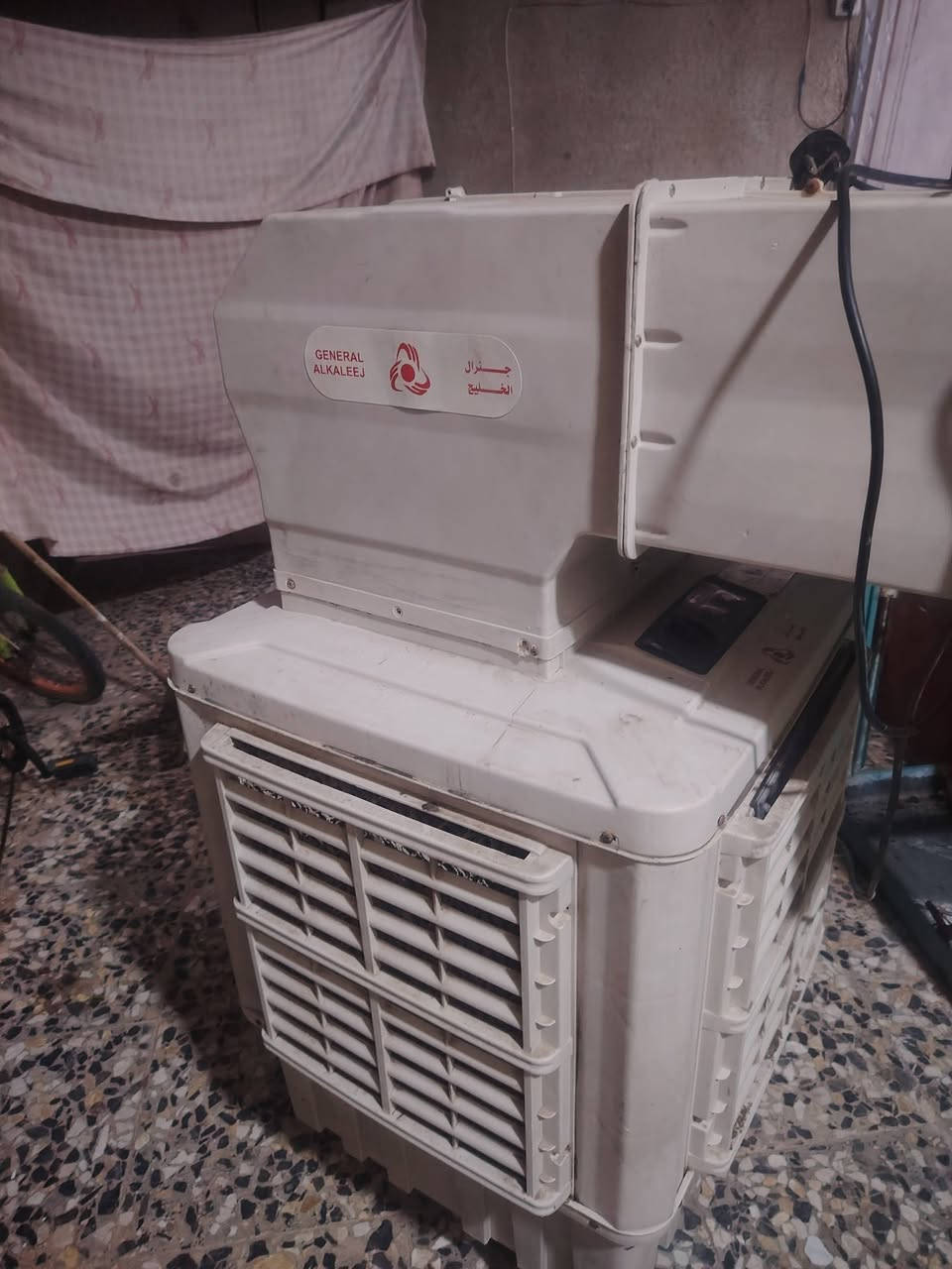 للبيع مبرده جنرال الخليج
اخت جديده مستخدمه موسم واحد نضيفه وشغاله بدون نقص
السعر ٢٠٠
مكاني بغداد حي البتول
رقم موبايل ***********
