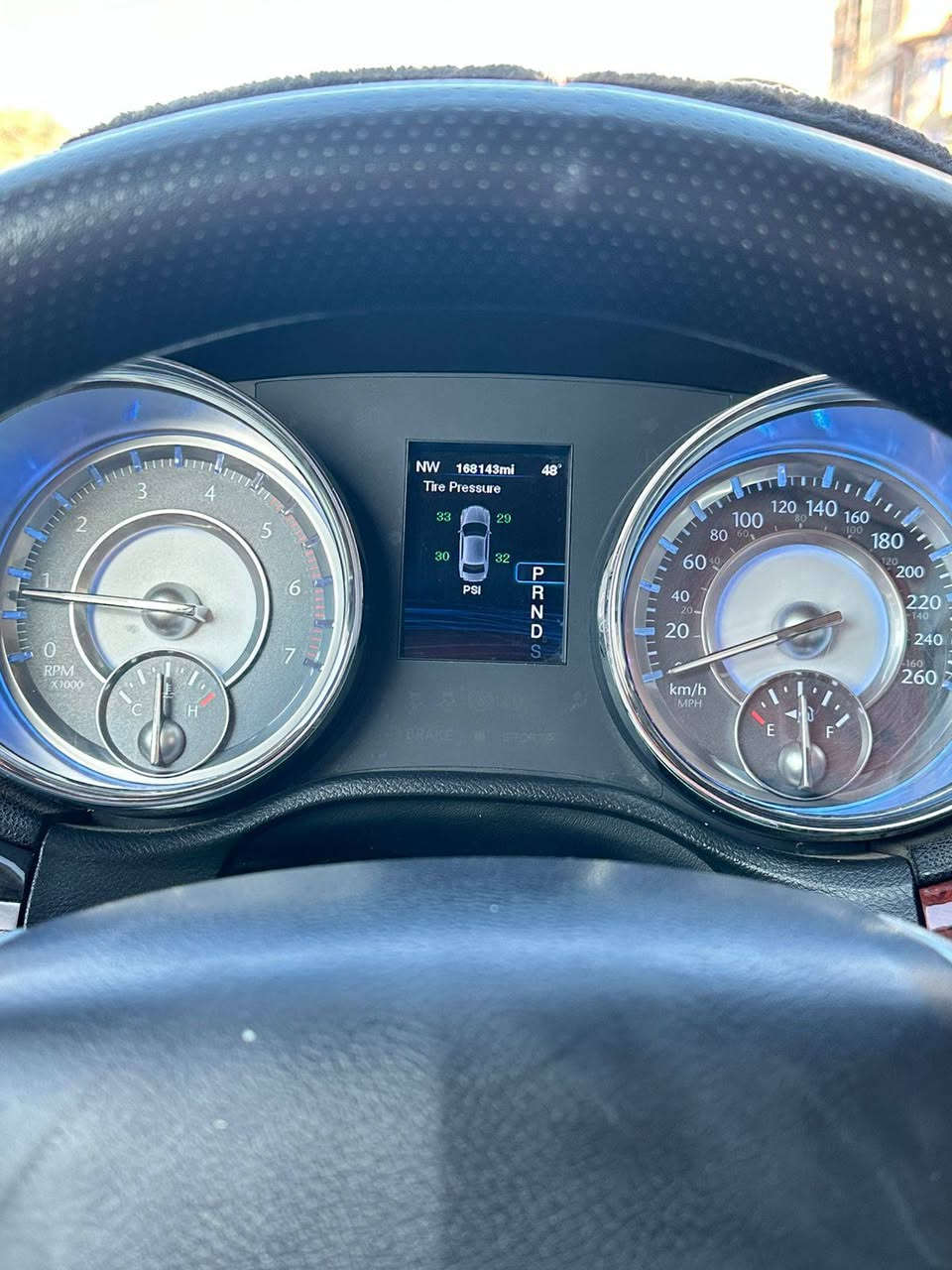 السلام عليكم مرخصت الدمن وبامه كفاله رقم بغداد بسمي بيه شبر صبغ باب مديل ٢٠١٢خليجيه  تخم تاير محرك كير الكسل تبريد جديد مشيه ١٦٥مكان بغداد سعره ١٧٥وبيه ها***********
