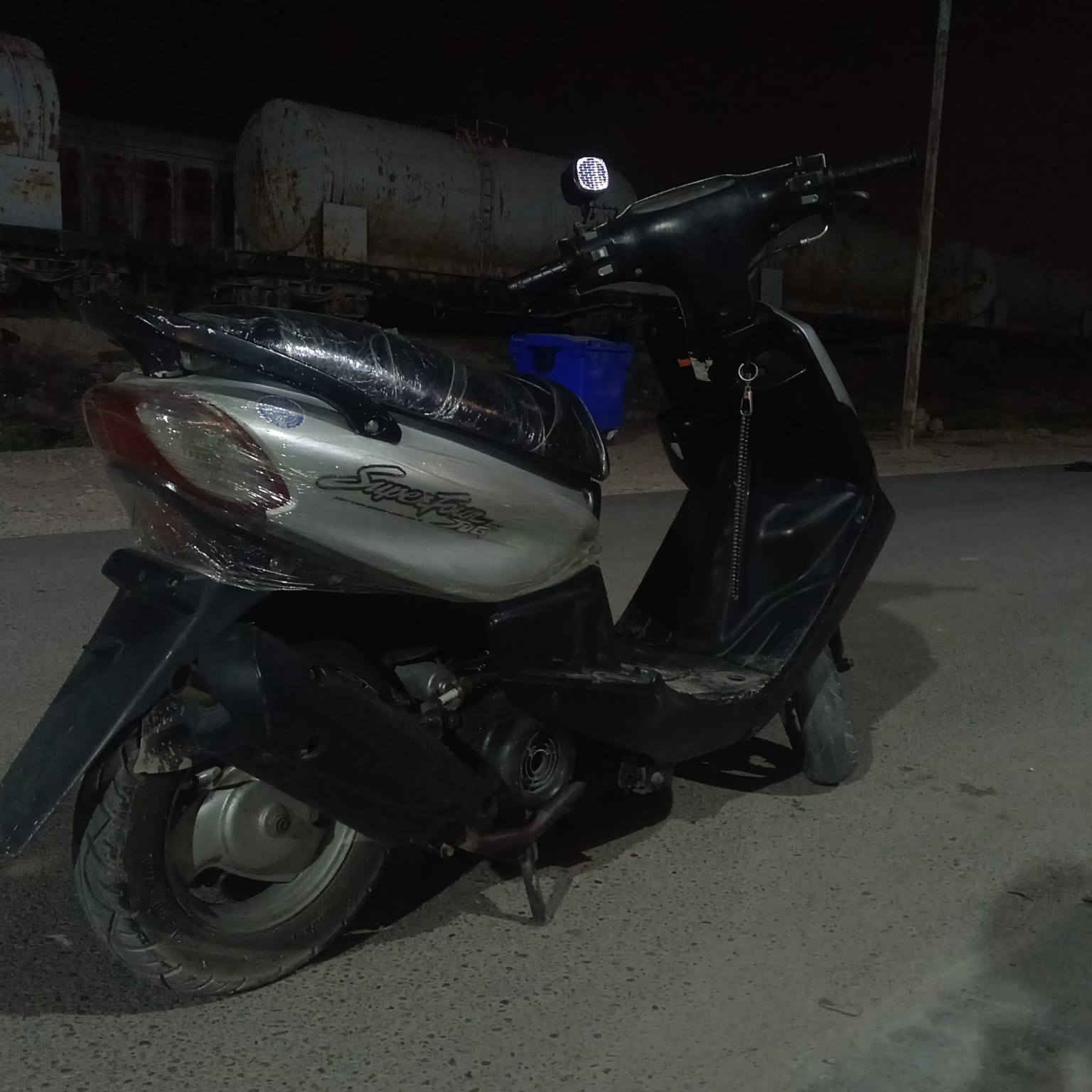 السلام عليكم 
ماكس قجمه للبيع 
كفرات بلادي صالنصة اف ام 
دسك امام 
كهربائيات كاملة نكرة سلف بكل وقت 
شلعة معدل فول 
مكاني بغداد التاجي
***********
السعر 350
