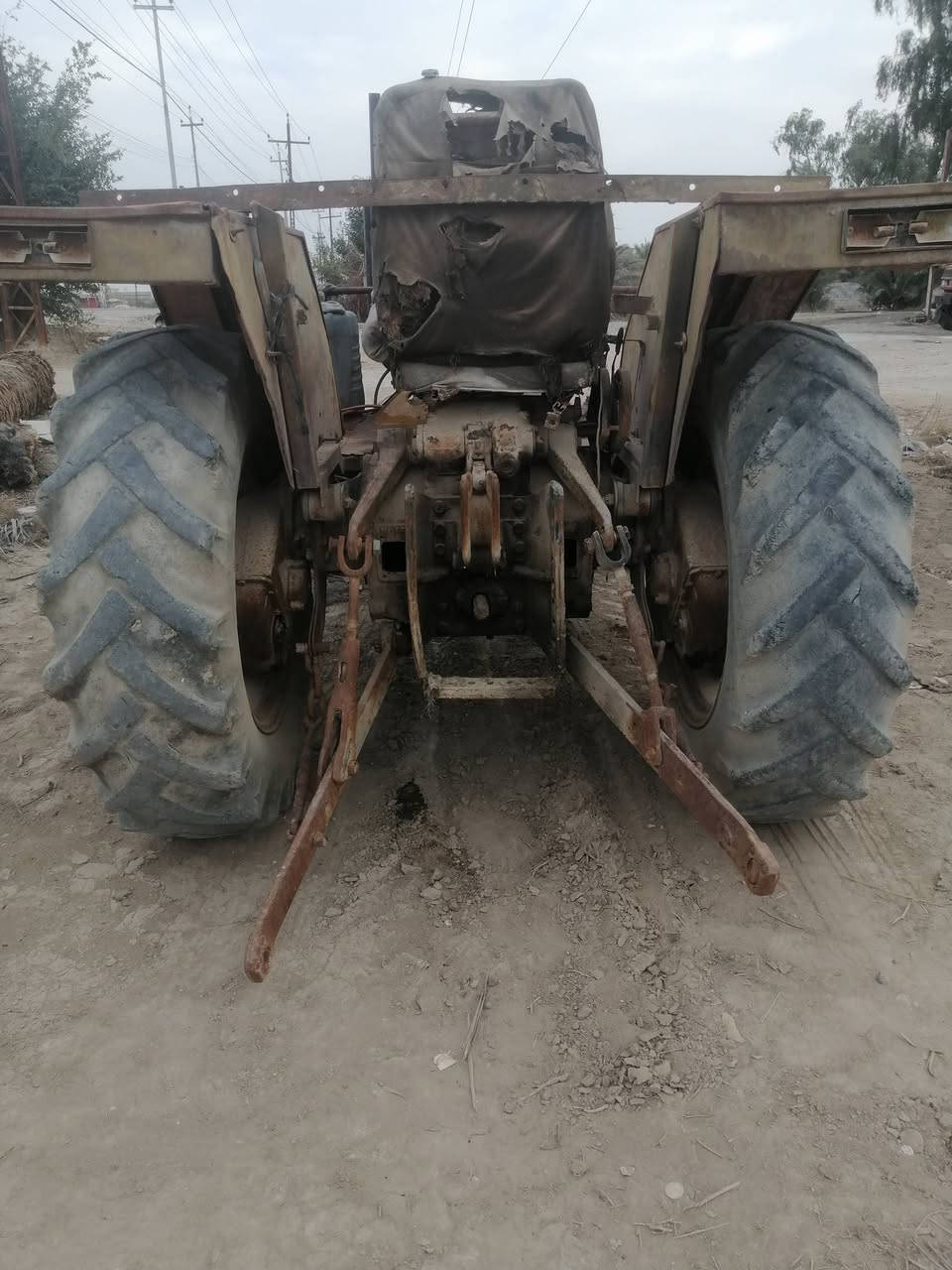 البيع عنتر شغال نكره سلف رقم وسنويه السعر ٢٢٥٠ العنوان الديوانية ***********
