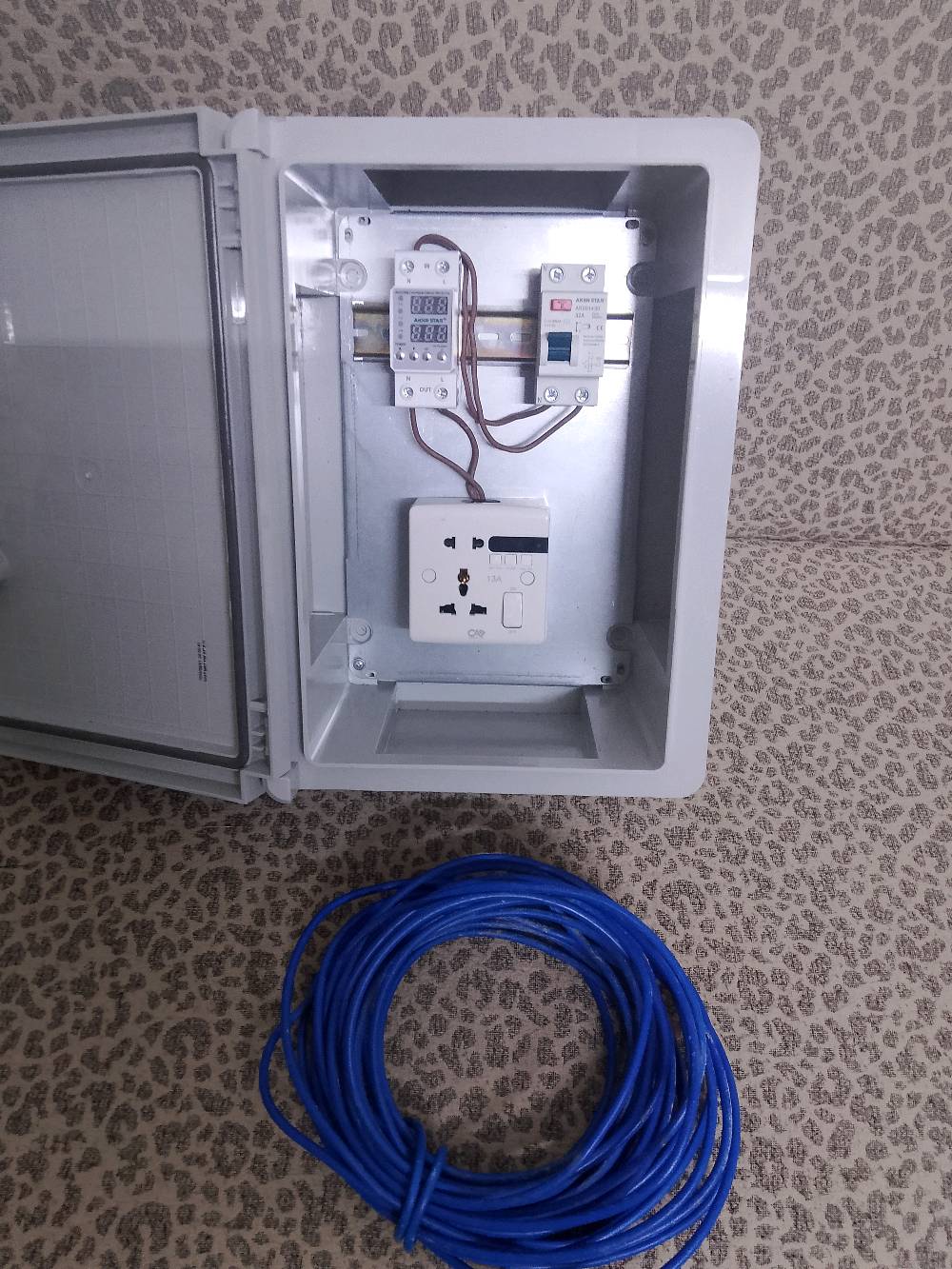  

صندوق كامل للبيع 

قاطع دورة 32 امبير اصلي 

جهاز تحويل منظم فولتيه

بلك سويج ابو الحمايه + واير ابو 6 عدد المتار 8

السعر 40الف مكاني بغداد الحريه 