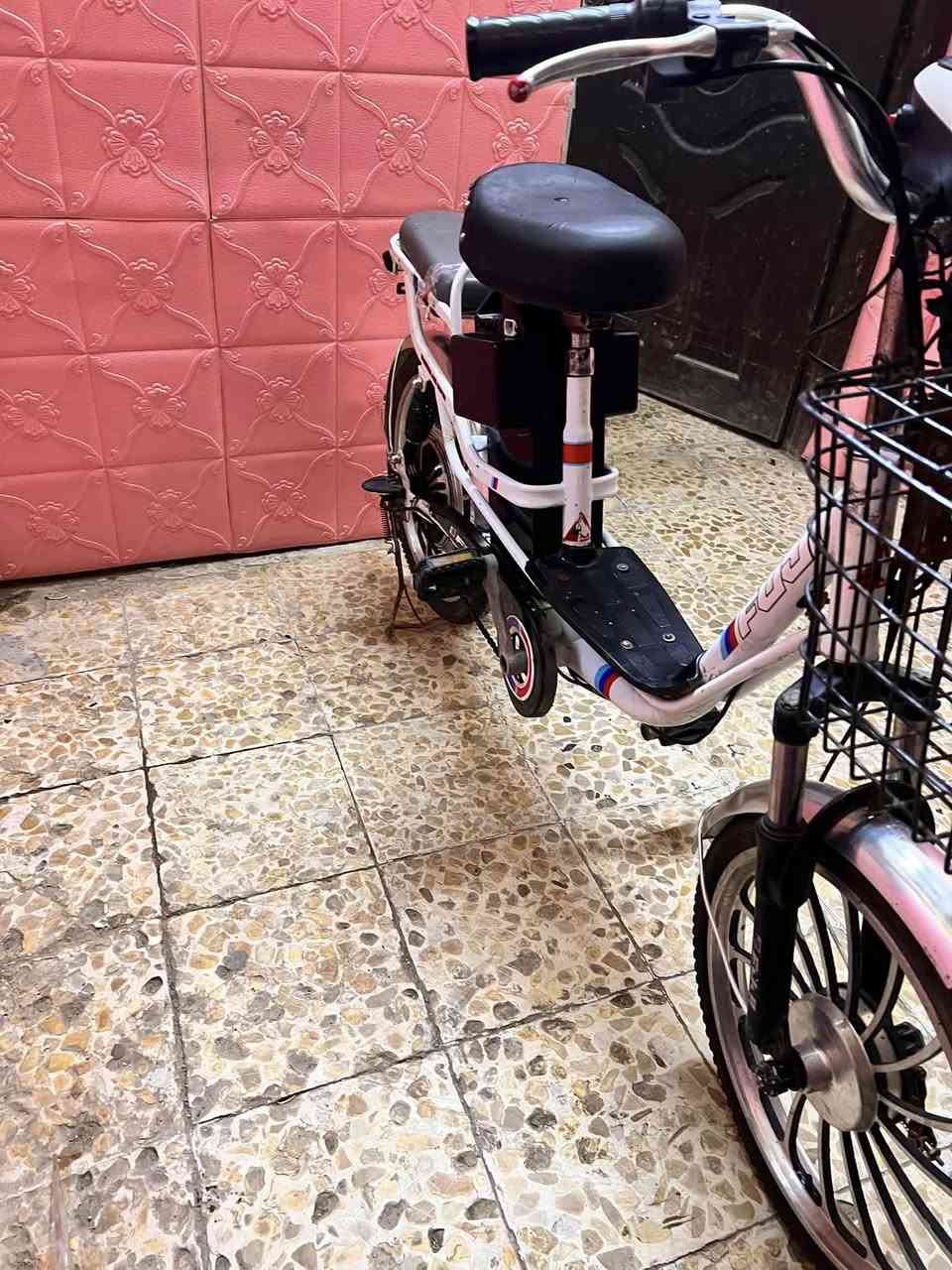 دراجه شحن حجم ٢٠ تمشي ٣٠ كيلو تتحمل وزن ١٠٠ السعر ١٧٥ قفل
للاستفسار رقمي ***********
