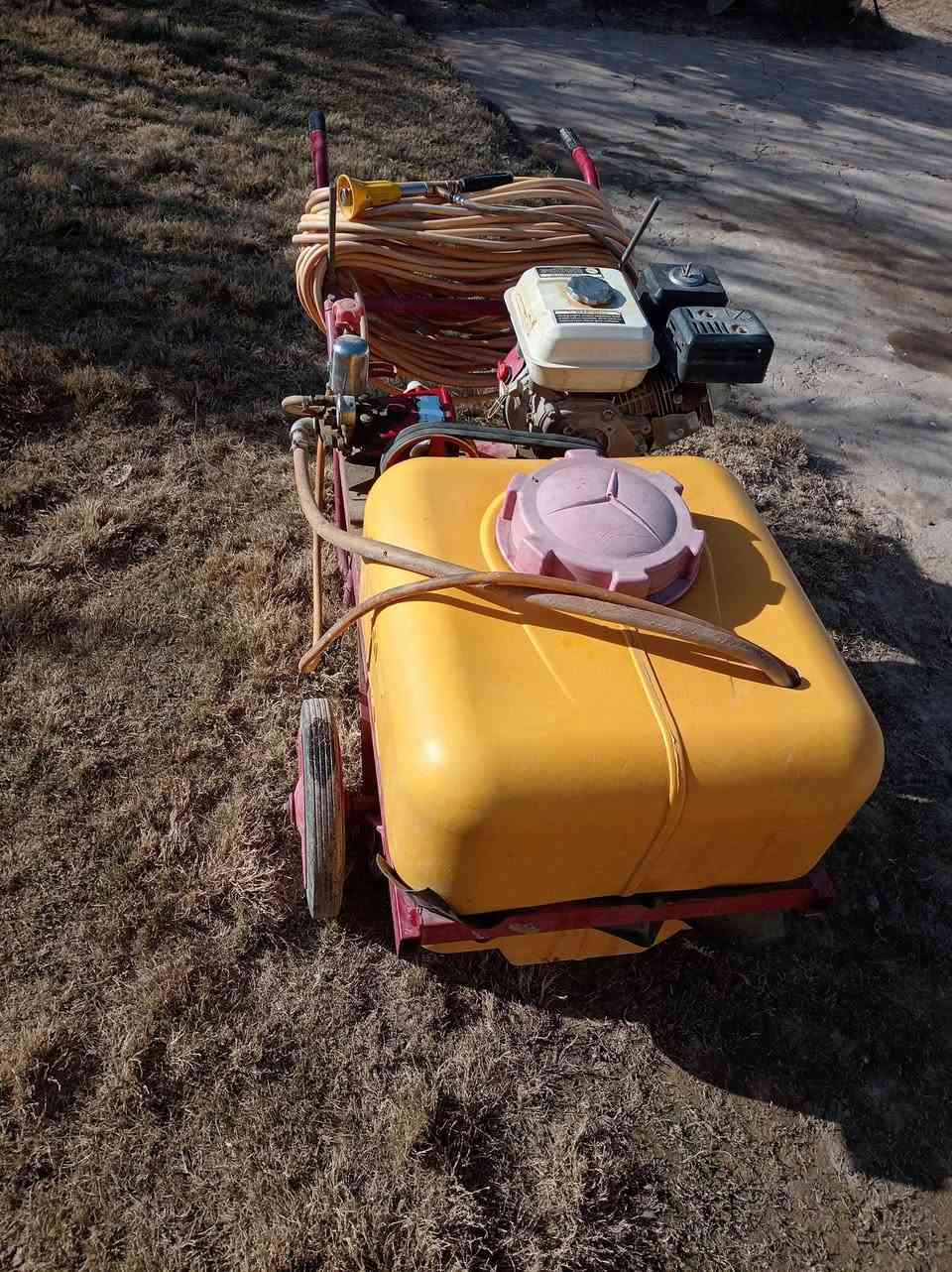 هولدر للبيع شغال جاهز السعر 175 الف وبيه مجال للطيبن وباقي التفاصيل اتصل ***********
