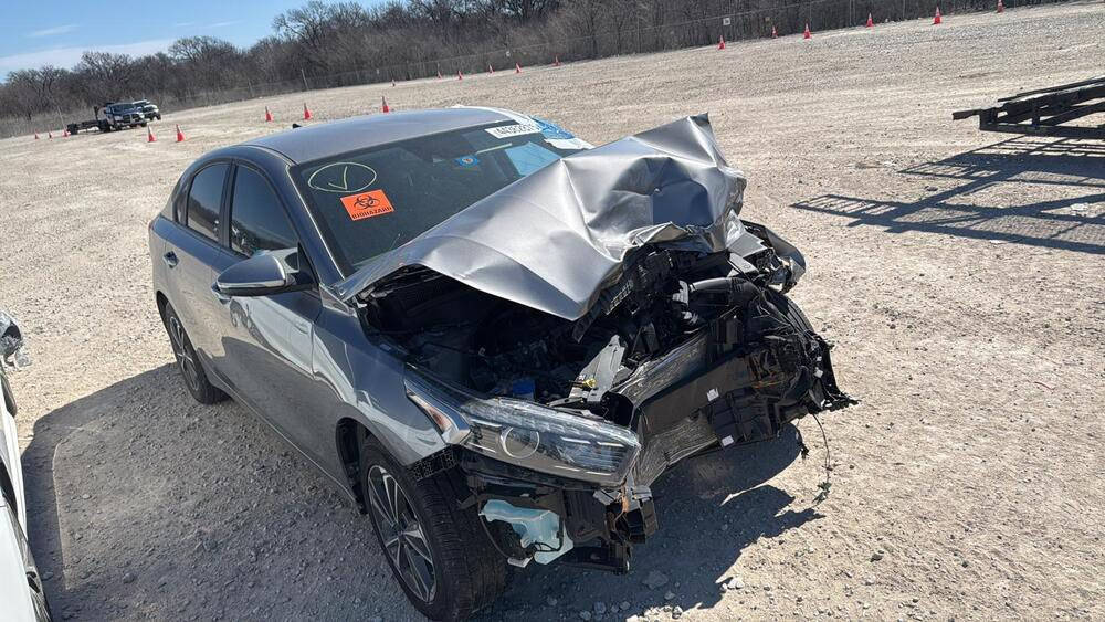 سلام عليكم فورتي مديل 2024 السعر 128 حادث جاملغ وبنيد وتعديل علا بارد الغد الايسر ماشية 31الف. رقم بغداد باسمي مباشر 
مكان الشعب سوق شلال صورة الحادث مرفقوة بل منشور ***********
