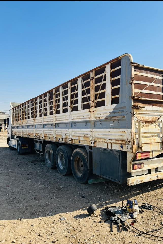للبيع
عربانه للبيع شاصي الماني  جناب محلي 

طول 12/50 ارتفاع 190 

 3 دناكير واحد 14 صيني وثنين الماني 13 مربع 

طخم تايرات كهربائيات هواء بريك جاهزة 

السعر93 وبيها مجال 

مكاني الموصل 

***********

***********
