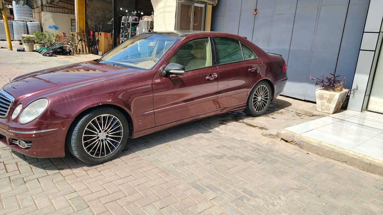 E 350 للبيع
موديل 2008 
فول مواصفات 
سيارة صبغ عام 
السيارة داخل خارج كلش نظيفة 
مكاني بغداد الدورة 
معروضه 150 ورقه 
بأسمي 
***********
