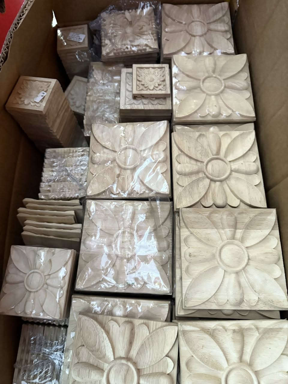 مختلف النقوش الخشب زان صيني درجةًاولى البيع شلع كلهن بسعر جدا جدا مناسب 
للاتصال ***********
واتساب ***********
