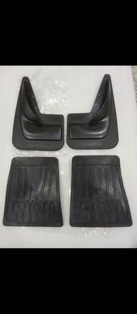 واقيات طين تويوتا بيكم 80 الى 97 يرهم سعر طخم امامي + خلفي 12 الف يوجد...