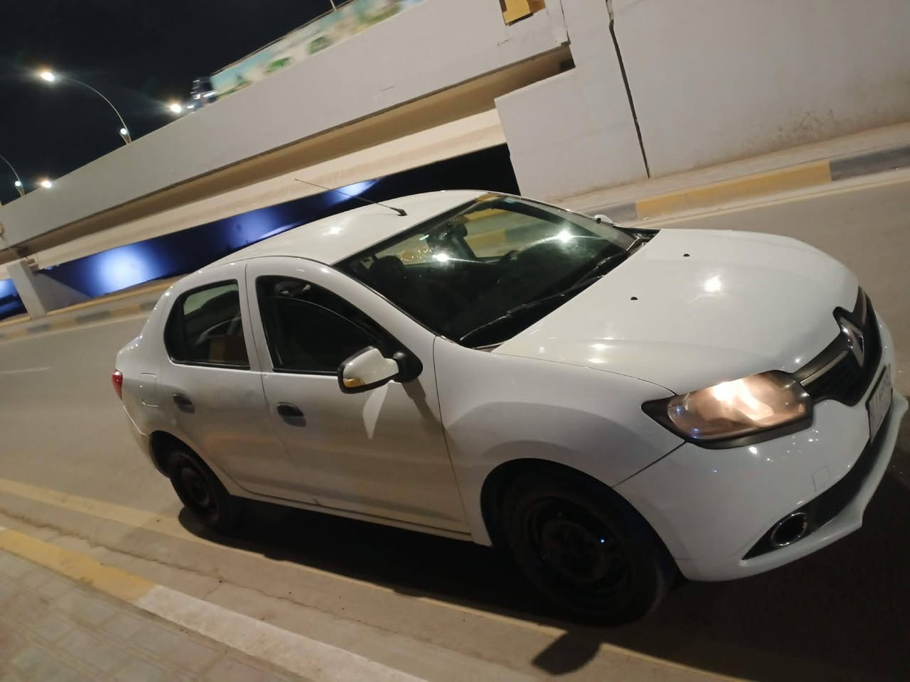 سلام عليكم رينو سنبل موديل 2017 مكفوله كفاله عامه من ال صبغ وال تبديل تبريد تدفه شغاله حداديه حلوه مكينه اوكير احلوت سياره او تماتيك مكان كربلاء رقم الهاتف *********** سعر 70 او بيه مجال
