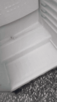 عارضات عمودية عدد ٣
نظيفات جدآ...شرط اخت الجدد 
بلاديات 
سعر الوحدة ٢٥٠  الف
بغداد الشعب ***********
موجود اتصال واتساب
