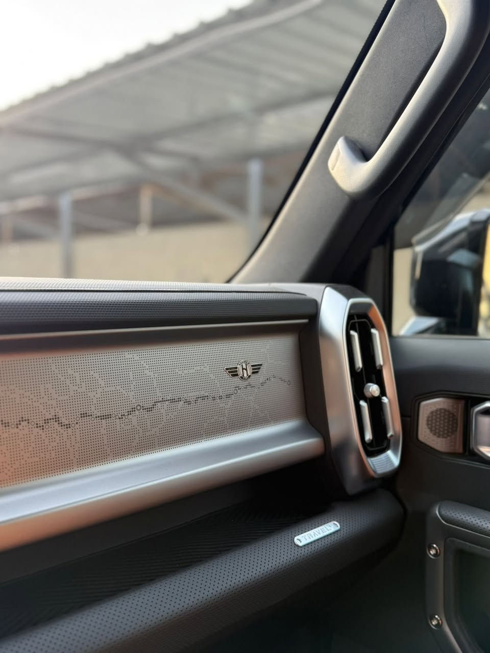 السلام عليكم
جيتور T2 موديل 2025  محرك 2000 تيربو للبيع رقم بغداد بأسمي 

السيارة كفالة عامة من كلشي وبضمان الشركة 10 سنوات او مليون كيلو 

مواصفات السيارة فول 1/1 وعليها اضافات فوك 12 ورقة موضحة بلصور 

السيارة ماشية 24 الف كيلو فقط 

السعر : 37.500 مليون 

العنوان : بغداد / الرصافة 

للاستفسار : *********** / متوفر واتس ايضا
