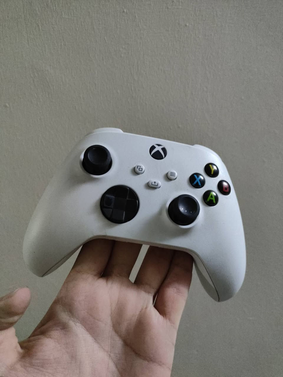 للبيع اكس بوكس سيريس اس 512
نظيف كلش لا مصلح ولامفتوح 
وياه ذني الألعاب هم + ملحقات كاملة 
السعر 350 الف مكاني بغداد الكرخ وعندي توصيل هم شراي خاص


**إذا كنت صاحب هذا الإعلان وتريد حذفه لأي سبب، رجاءا أرسل رسالة إلى الدعم الفني**