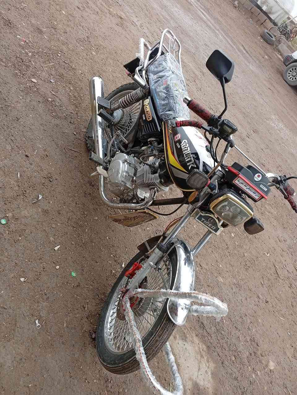 سلام عليكم✋
دراجة تايكر  للبيع ♥️
موديل 24 🌹
اي نقص ما بيها ⬇️
اوراق كامله ⬇️
كهربايات كامله ⬇️
مكفوله كفالا عامة 💓
مكان ديالى ناحيه السلام 🇮🇶
واتساب موجود فيس بوك موجود ⬇️
استفسار على الرقم *********** 👋
