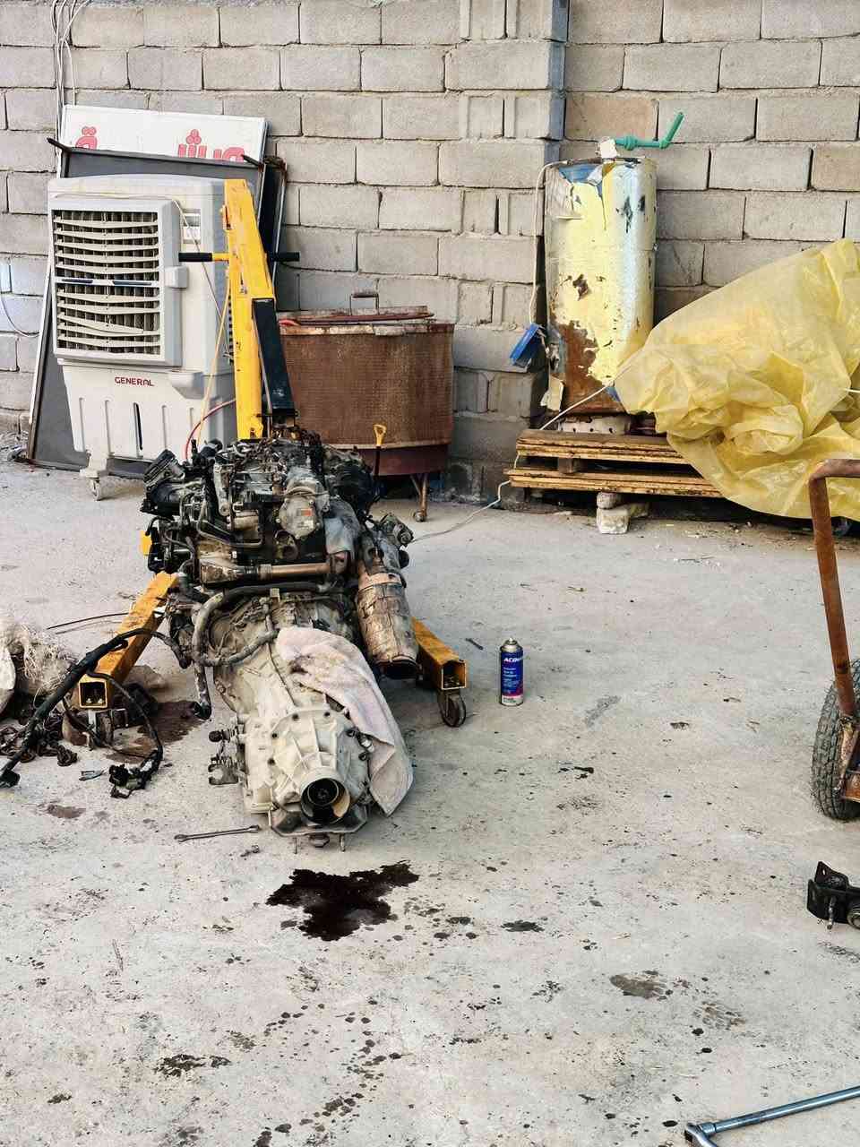 مكينة ( دبلو) 2018بيهة تنقيص كاملة اهية وتفرعاتها (مكينة وگير)كاملة ما عدا الدينمو والكمبريسر
السعر 12 ورقة عنواني بصرة كرمت علي الرقم ***********
