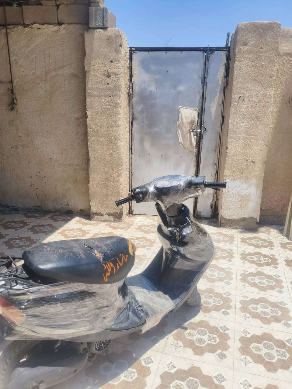 سلام عليكم دراجه ياماها تسعه زروف للبيع نضيفه دراجه كامله من كلشي نكره سلف ما نقصها شي لايت زنون ما مفتوح لمحرك ناعمه مكاني بصره ابو الخصيب لعوجه قرب مستشفى الصيني سعرها 325وبيها مجال للشراي راسل وأتساب ***********
