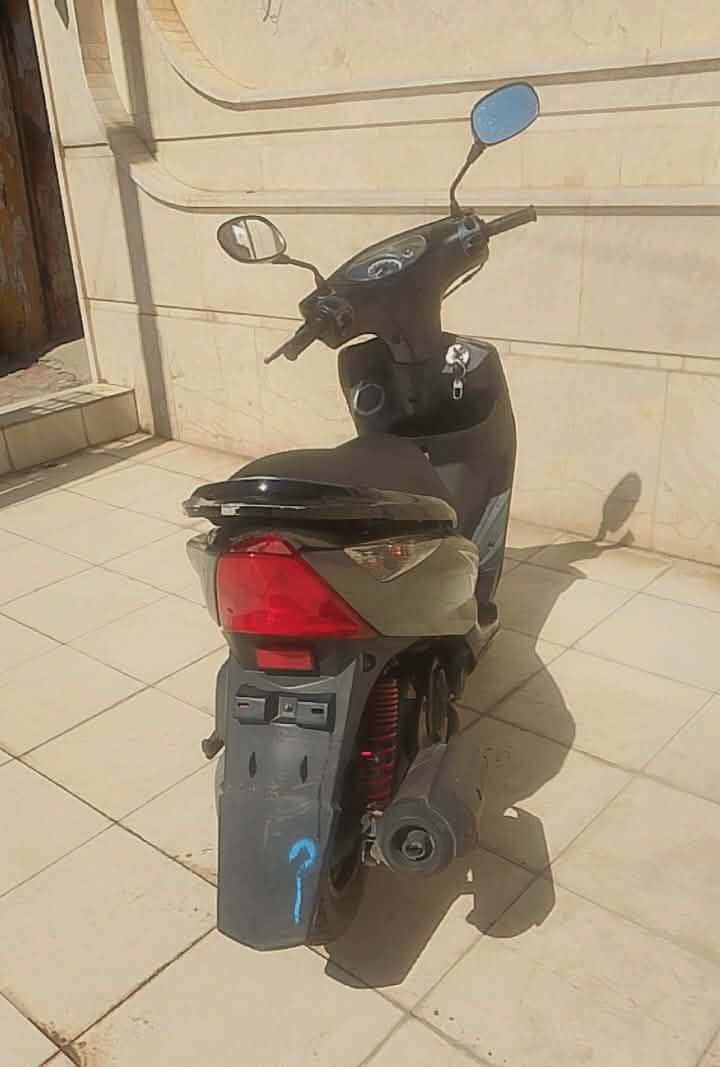 دراجه ((جي تي أر ثعلب ياباني)) جديده لايت زنون السعر 650 وبيها مجال قليل لشراي المراسله ع واتساب ***********
