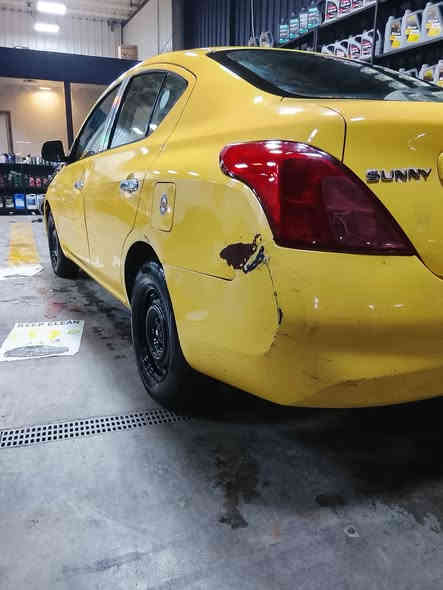 السلام عليكم سياره سني 2014 هندي كير عادي مكينه وكير وتبريد تخم تاير نضاف خير من الله سياره خليجي شركه العامه السيارات رقم نجف سياره مشروع وطني السعر 75 وبيهه مجال حك الجيه مكان السياره بغداد الامين رقم ***********
