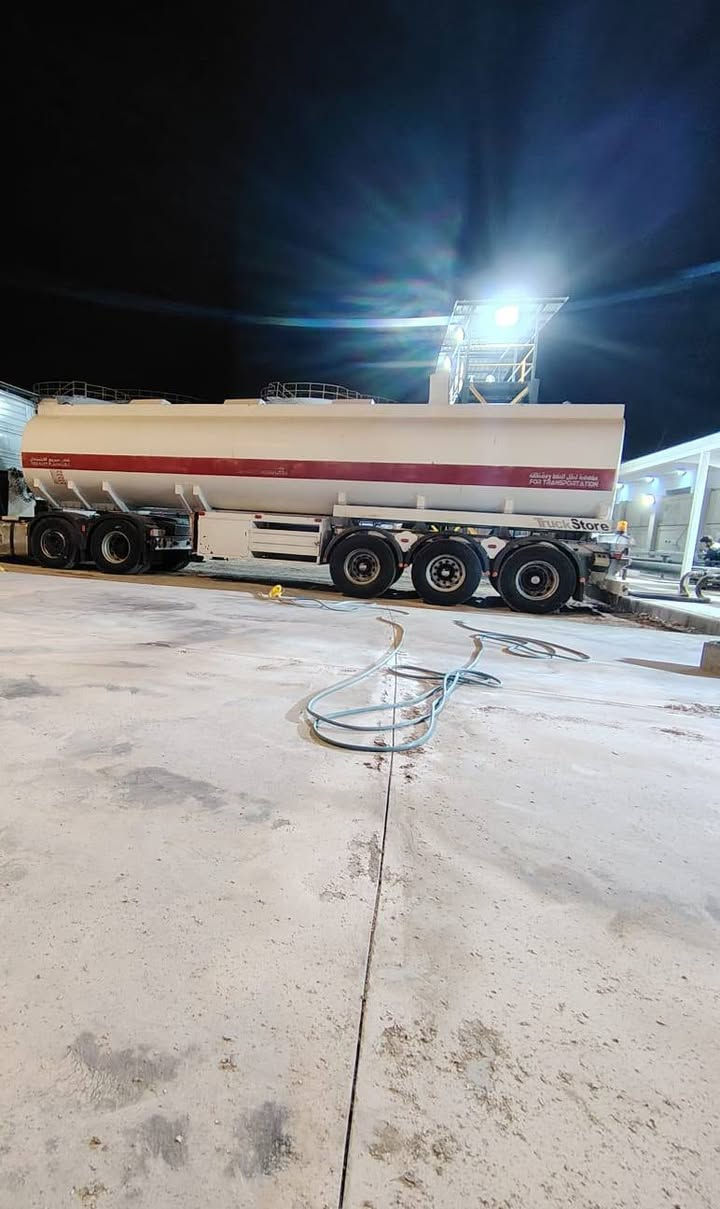 السلام عليكم للبيع،صهريج حداد حازم ٢٠٢٠ تخم تاير السعر ١٣٥ بي مجال 
***********
