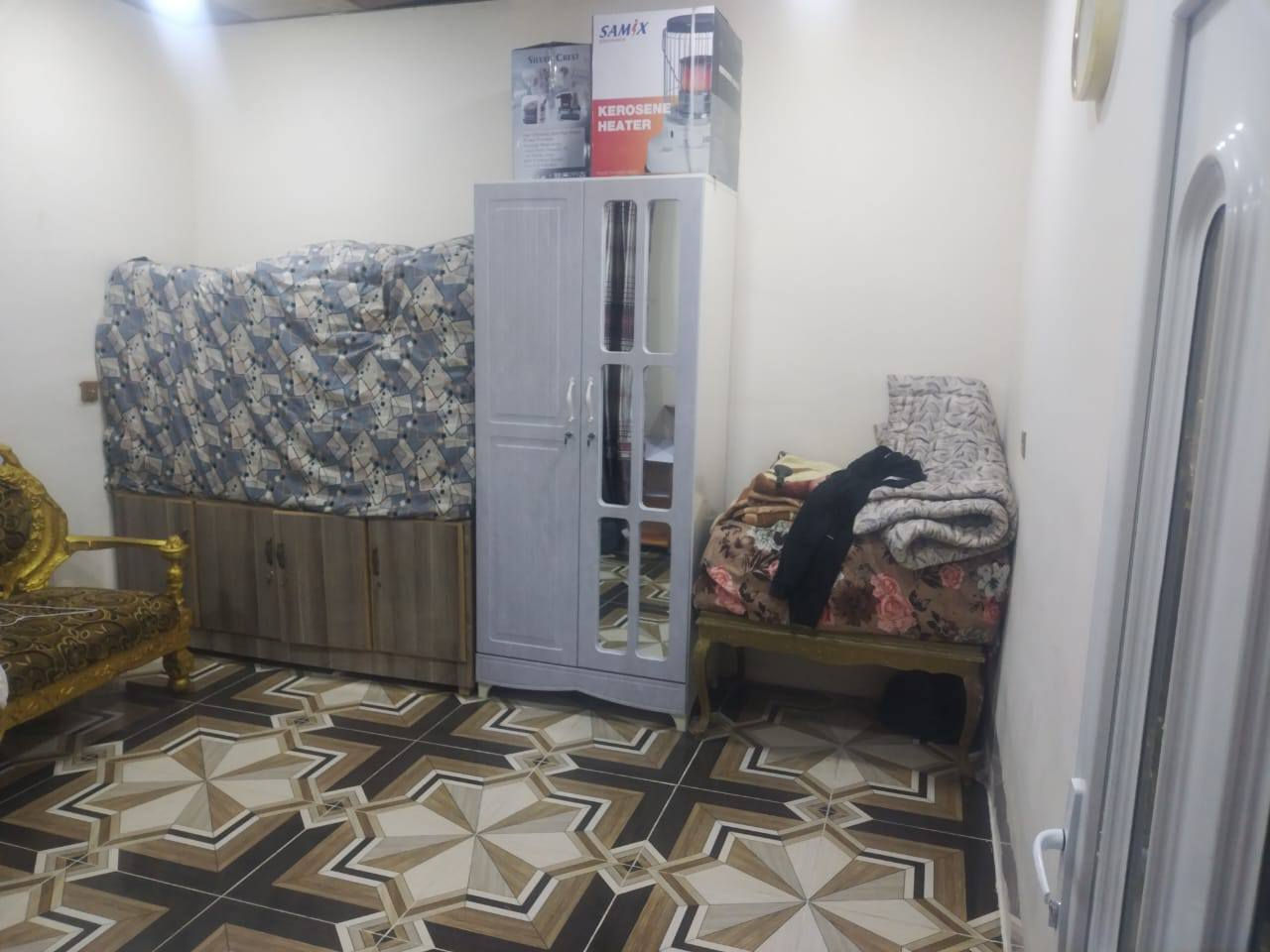 دار رقم للبيع 100/م/مربع الموقع القادسيه الاولى قرب سولاف  شراي اتصل ***********
